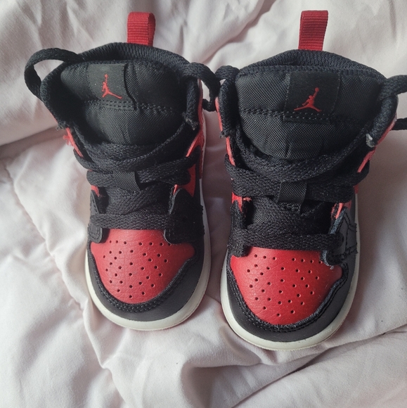 Baby Jordan Bred 1s Black and Red size 4c - Picture 2 of 7